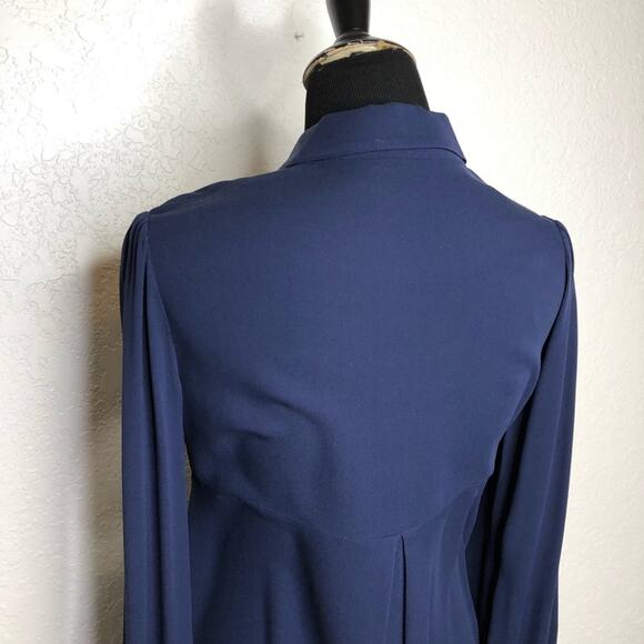 Alice & Olivia Employed navy blue silk blend button down top size Medium - Picture 9 of 15